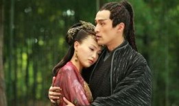 青青草国产情侣,浪漫邂逅，甜蜜演绎